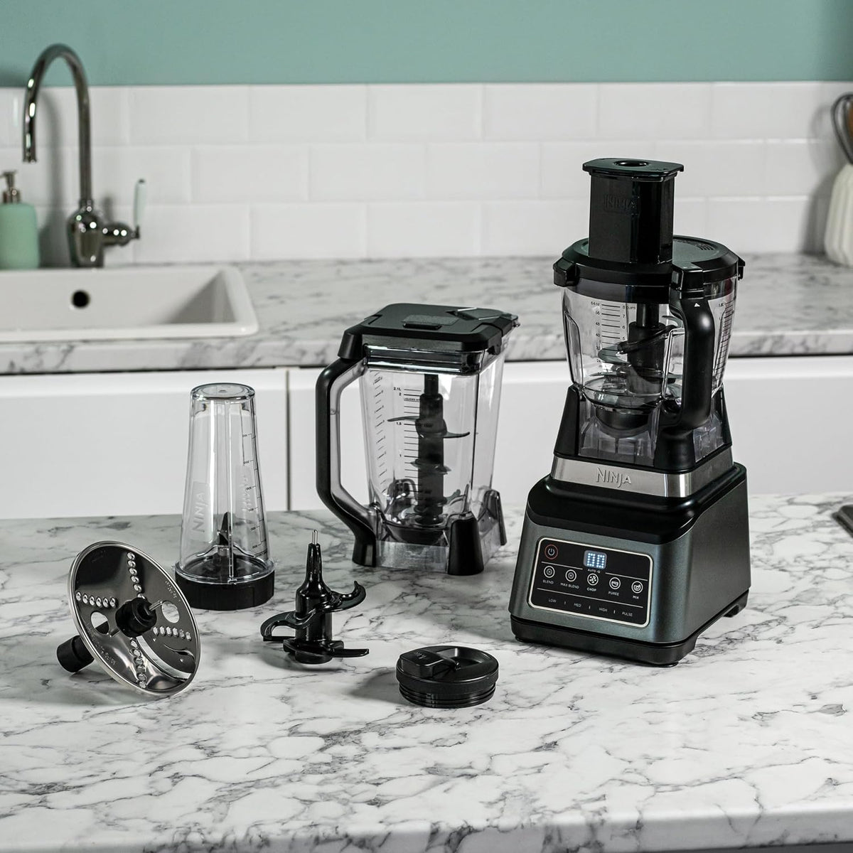 Ninja BN800UK 3-in-1 Food Processor Blender with Auto-IQ Smoothie Maker